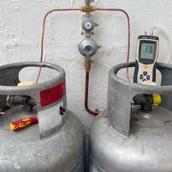 Custom gas bottle hookup for household